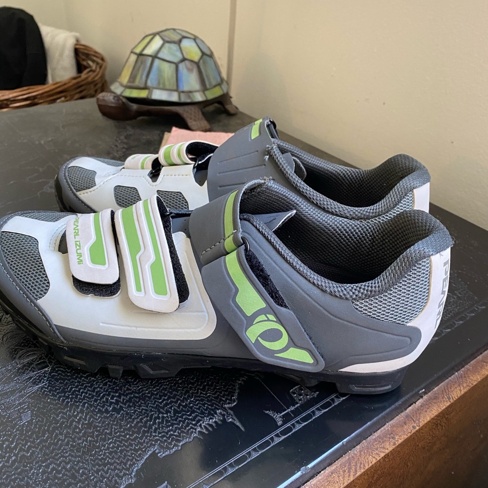 Pearl Izumi spin shoes w/clips